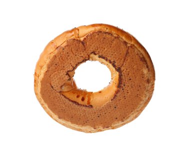 Beyazlar üzerinde izole edilmiş taze bir simit.