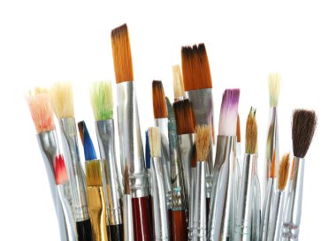 Beyaz arka planda boya fırçası seti. Sanat malzemeleri