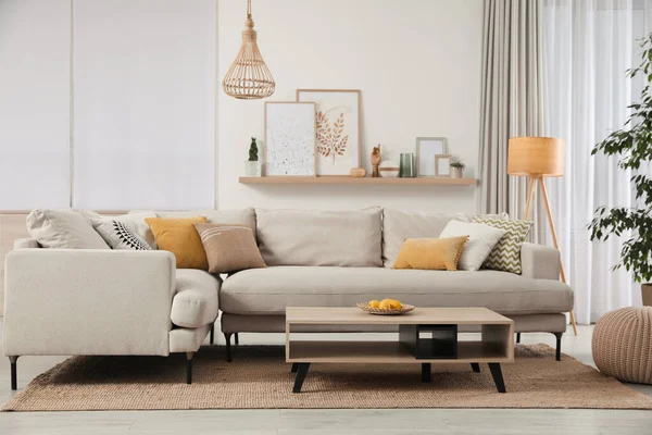 Stylish Living Room Interior Comfortable Grey Sofa Coffee Table — Stock Photo, Image