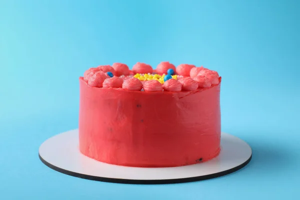 Netter Bento Kuchen Mit Leckerer Sahne Auf Hellblauem Hintergrund — Stockfoto