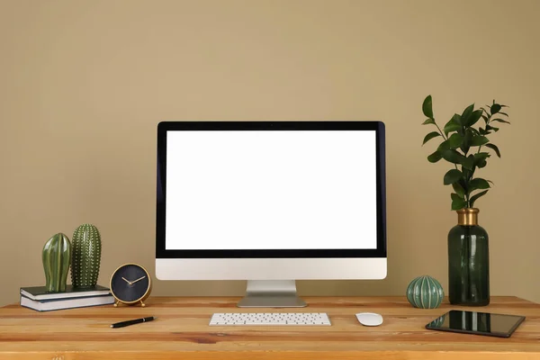 Modern Computer Decor Wooden Table Beige Wall — Stock Photo, Image