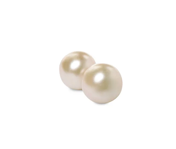 白色背景上的两颗美丽的牡蛎珍珠 — 图库照片
