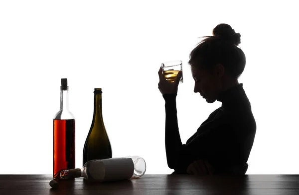 Алкогольна Залежність Жінка Склом Пляшками Білому Тлі — стокове фото