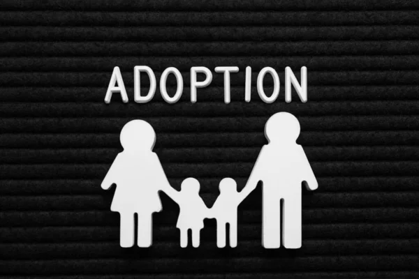 Rodinná Postava Slovo Adopce Černé Tabuli Byt Ležel — Stock fotografie