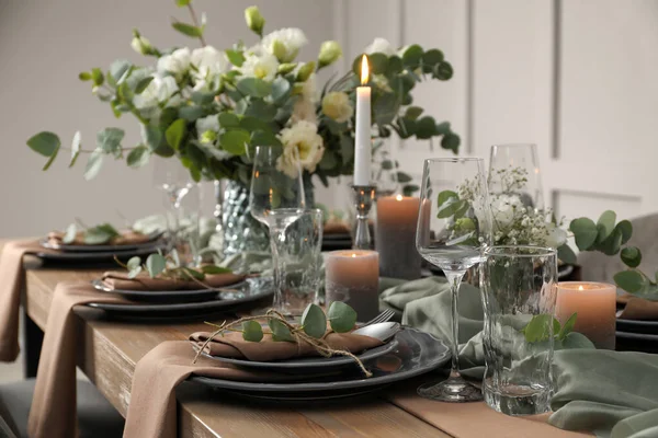 Festive Table Setting Beautiful Floral Decor Indoors — Stock Photo, Image