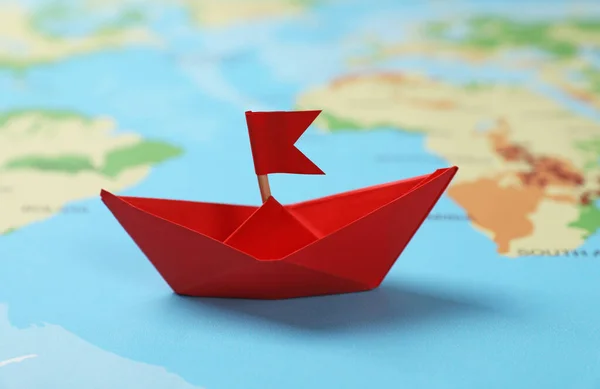 Red Paper Boat Flag World Map — Stock Photo, Image