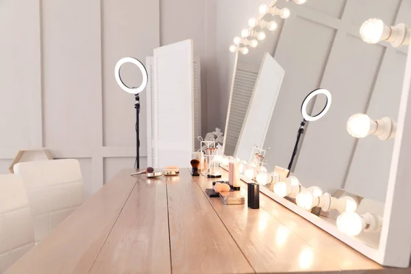 Modern Mirror Light Bulbs Dressing Table Makeup Room — Stock Photo, Image