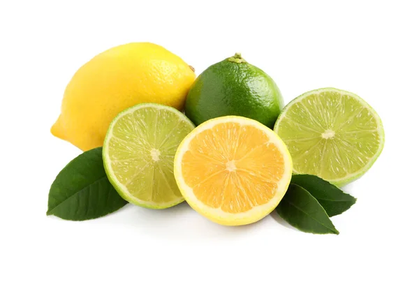 Beyaz Arka Planda Taze Limon Limon Yeşil Yapraklar — Stok fotoğraf
