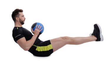 Spor yapan sporcu, beyaza izole edilmiş ilaç topuyla egzersiz yapıyor.