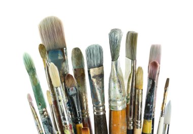 Beyaz arka planda boya fırçası seti. Sanat malzemeleri