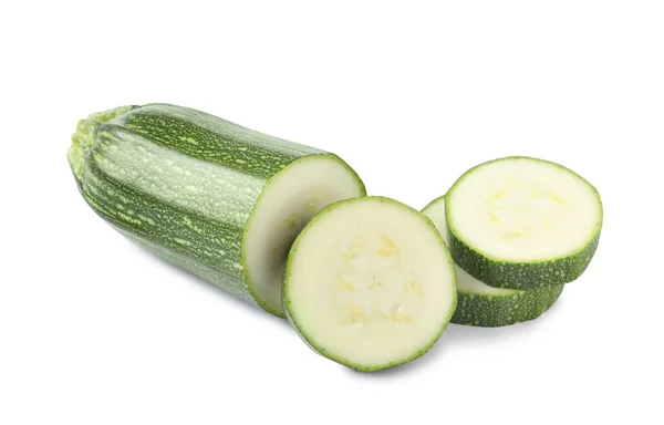Schneiden Sie Grüne Reife Zucchini Isoliert Auf Weiß — Stockfoto