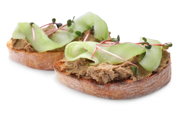 Rebanadas Pan Con Delicioso Paté Pepino Microgreens Sobre Fondo Blanco —  Fotos de Stock