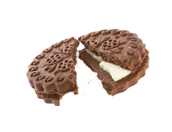 Biscoito Sanduíche Chocolate Saboroso Quebrado Com Creme Fundo Branco — Fotografia de Stock