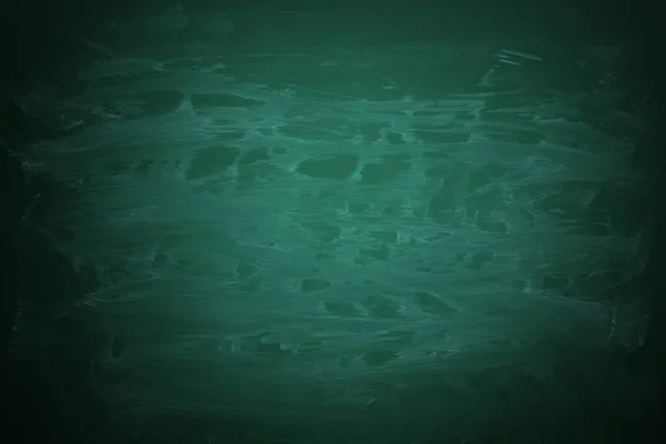 背景として汚い緑の黒板 ヴィネット効果 — ストック写真