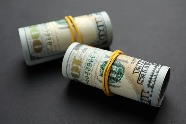 Siyah Arka Planda Yuvarlanmış Dolar Banknotları Yakın Plan Amerikan Ulusal — Stok fotoğraf
