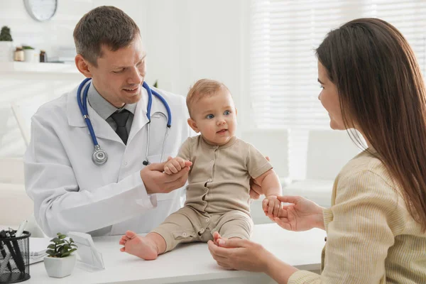 Mother Her Cute Baby Visiting Pediatrician Clinic — Stock Photo, Image