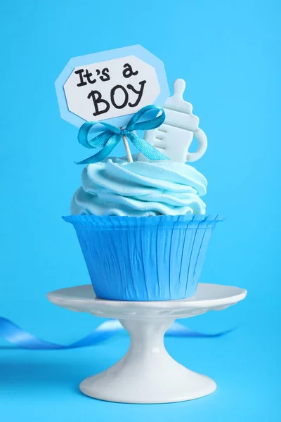 Όμορφα Διακοσμημένα Μωρό Cupcake Ντους Κρέμα Και Αγόρι Topper Γαλάζιο — Φωτογραφία Αρχείου
