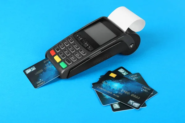 Нові Сучасні Платіжні Термінали Кредитні Картки Світло Блакитному Фоні — стокове фото