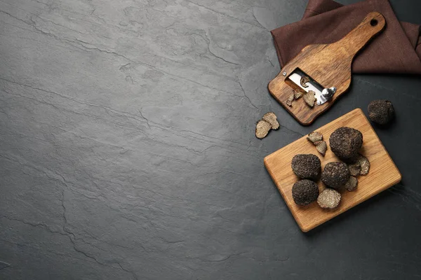 Wooden Shaver Whole Sliced Truffles Black Table Flat Lay Space — Stock Photo, Image