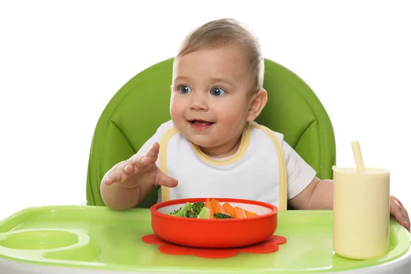 Cute Little Baby Sobie Śliniak Podczas Jedzenia Białym Tle — Zdjęcie stockowe