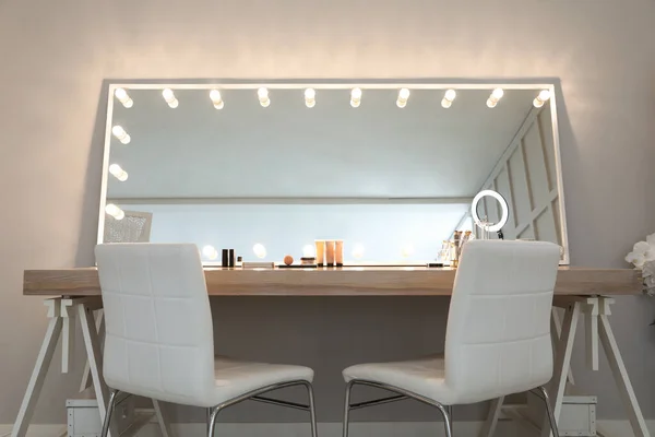 Modern Mirror Light Bulbs Dressing Table Makeup Room — Stock Photo, Image