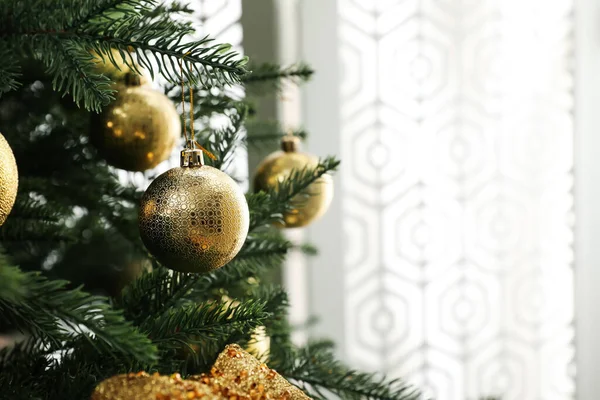 Gyönyörűen Díszített Karácsonyfa Szobában Közelkép Szöveg Helye — Stock Fotó