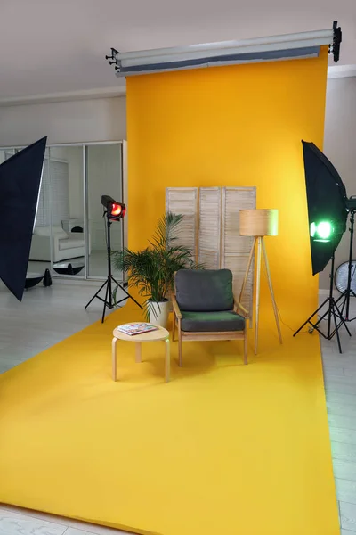 Elegantes Muebles Estudio Fotográfico Con Equipamiento Profesional — Foto de Stock