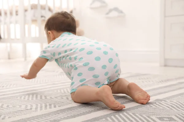 Cute Baby Crawling Floor Home Back View — Stock Photo, Image