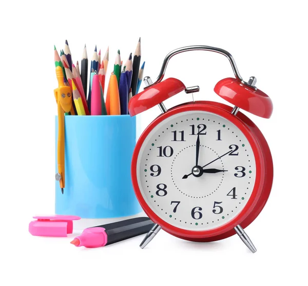 Relógio Alarme Vermelho Artigos Papelaria Diferentes Fundo Branco Hora Escola — Fotografia de Stock