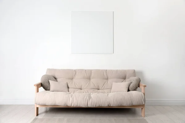 Kanvas Kosong Dinding Atas Sofa Berwarna Krem Dalam Ruangan Ruang — Stok Foto