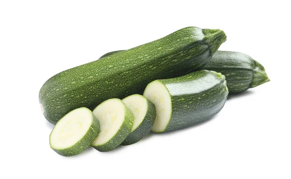 Zucchinis Integral Tăiat Verde Copt Izolat Alb — Fotografie, imagine de stoc