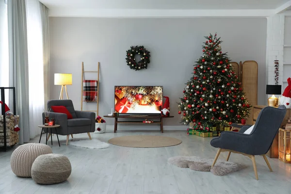 Interior Elegante Sala Estar Com Moderna Árvore Natal — Fotografia de Stock