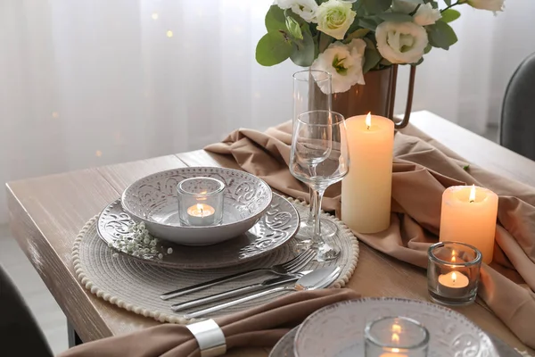 Festive Table Setting Beautiful Floral Decor Restaurant — Stock Photo, Image