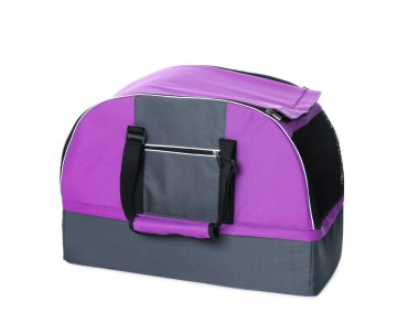 Beyaz üzerine izole edilmiş evcil hayvan için mor naylon taşıyıcı