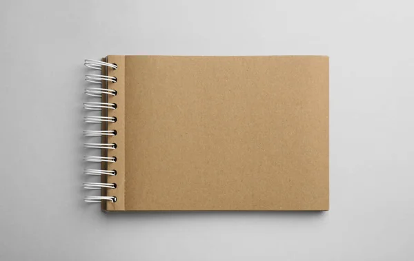 Notebook Com Páginas Papel Marrom Sobre Fundo Branco Vista Superior — Fotografia de Stock