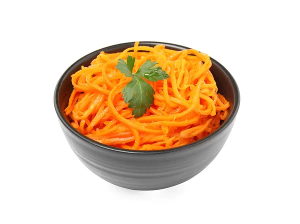 美味的韩国胡萝卜沙拉 碗中的欧芹与白色隔离 — 图库照片