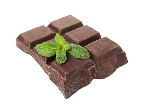 Leckeres Schokoladenstück Mit Minze Auf Weißem Hintergrund — Stockfoto