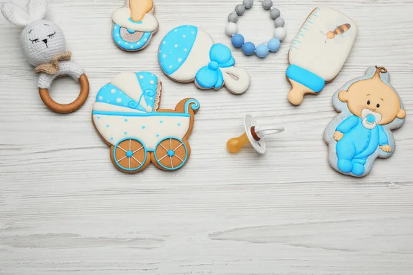 Aranyos Ízletes Cookie Különböző Formájú Cumi Helyet Szöveg Fehér Asztal — Stock Fotó