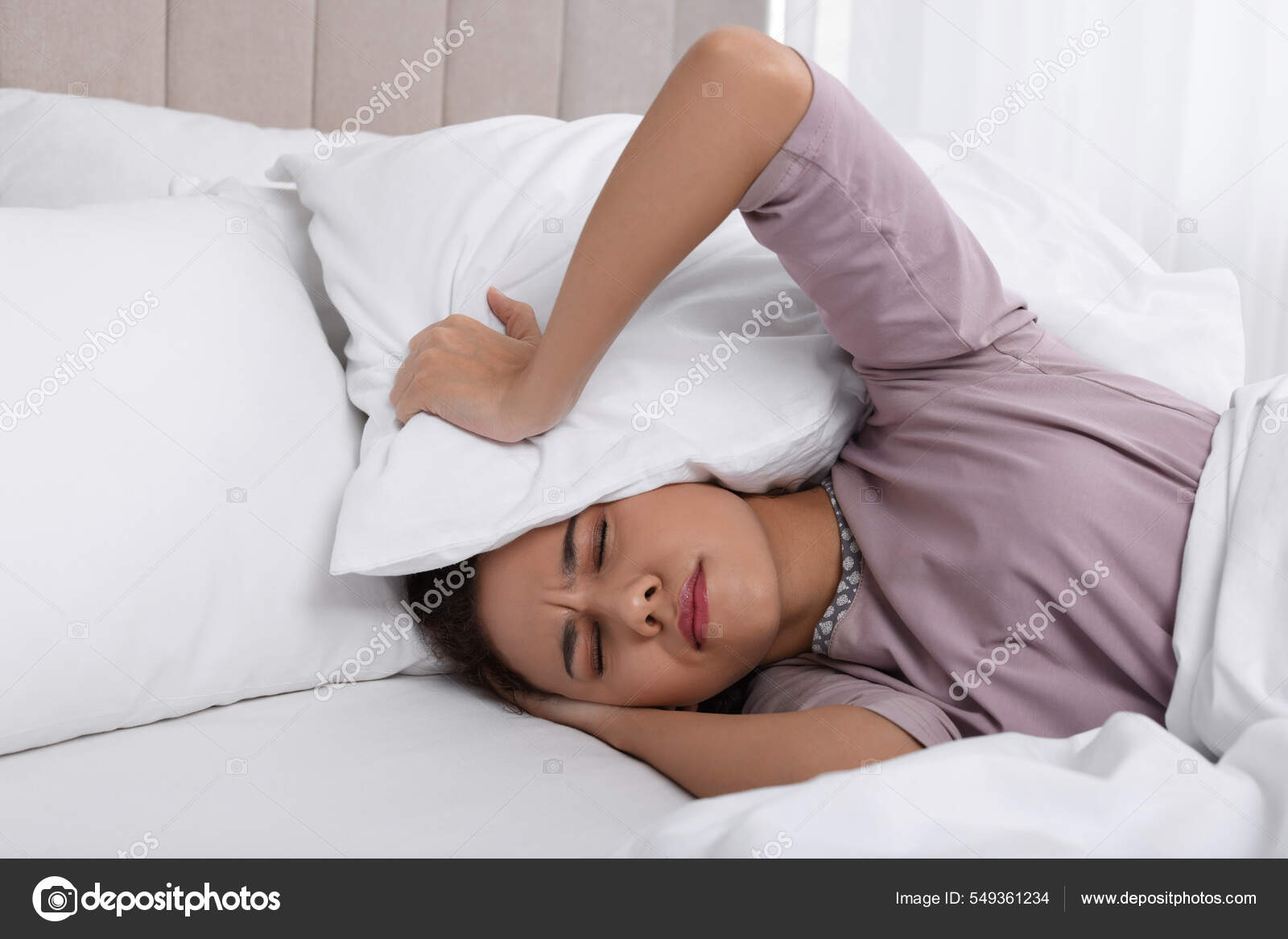 Casa con almohadas sale