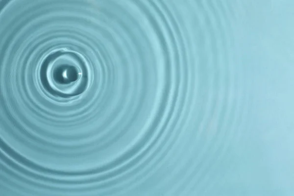 Close Zicht Water Met Cirkels Turquoise Achtergrond — Stockfoto