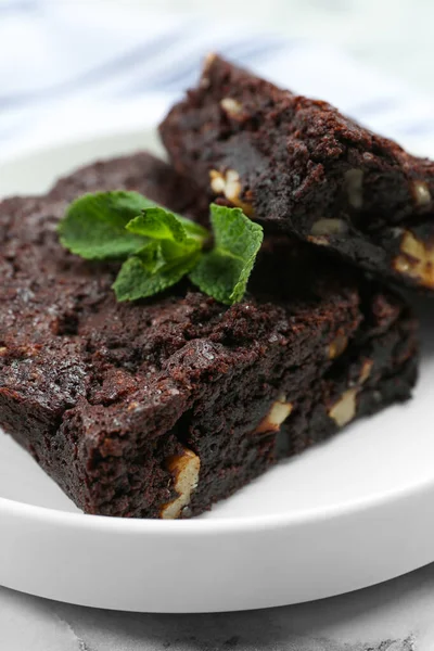 Delicious Brownies Nuts Mint Plate Closeup — Stock Photo, Image