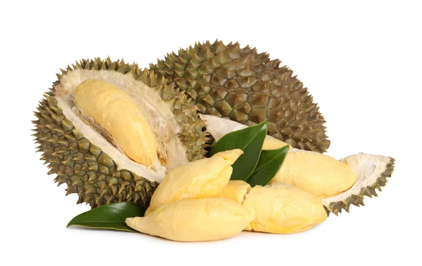 Świeże Dojrzałe Duriany Zielonymi Liśćmi Białym Tle Owoce Tropikalne — Zdjęcie stockowe