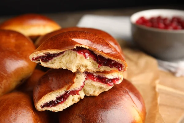 Mirtilo Assado Pirozhki Vista Perto Pastelaria Deliciosa — Fotografia de Stock