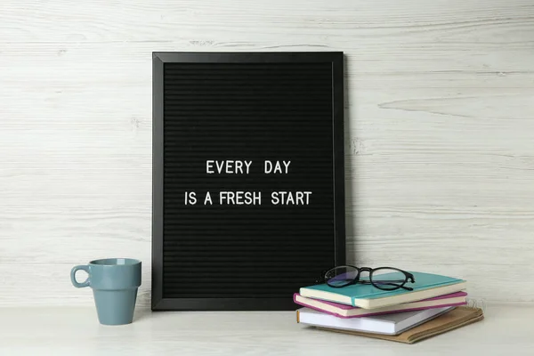 Lettere Nere Con Citazione Motivazionale Every Day Fresh Start Quaderni — Foto Stock
