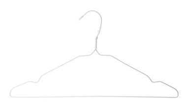 Boş metal askı beyazda izole edilmiş. Kostüm aksesuarı