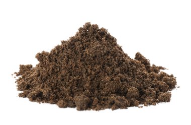 Beyaz arka planda toprak yığını. Bereketli topraklar