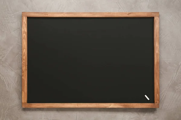 Schoon Schoolbord Met Krijt Grijze Achtergrond Bovenaanzicht — Stockfoto