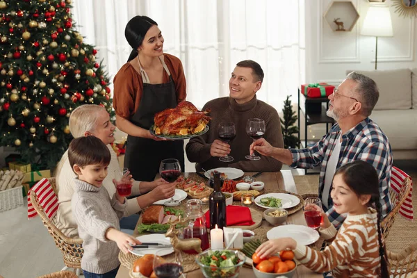 Happy Family Enjoying Festive Dinner Home Christmas Celebration — Stock Photo, Image