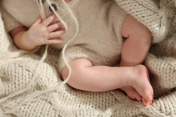 Vista Superior Adorable Bebé Recién Nacido Punto Cuadros Primer Plano — Foto de Stock