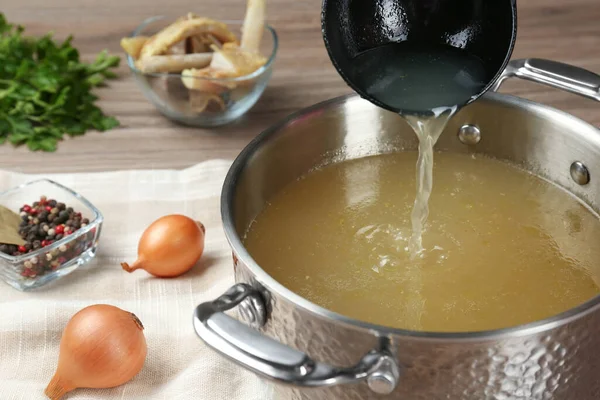 Delicioso Caldo Hueso Casero Ingredientes Mesa Madera Primer Plano —  Fotos de Stock